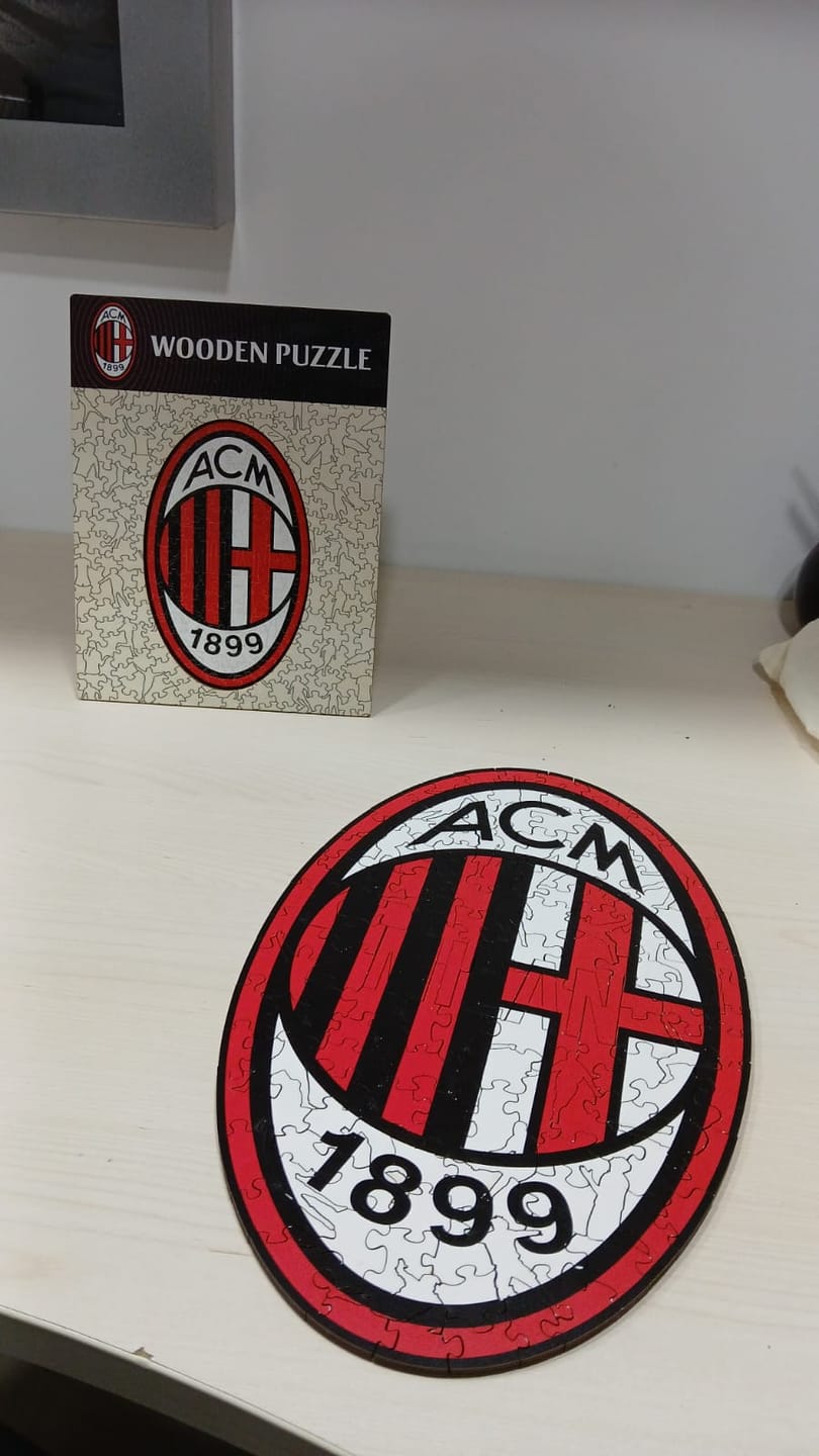 Customer photo review of Logo Milan® - Puzzle di Legno