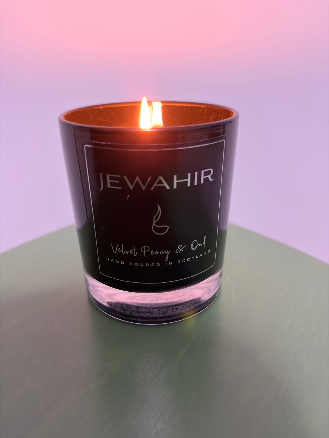 Customer photo review of Velvet Peony & Oud Candle