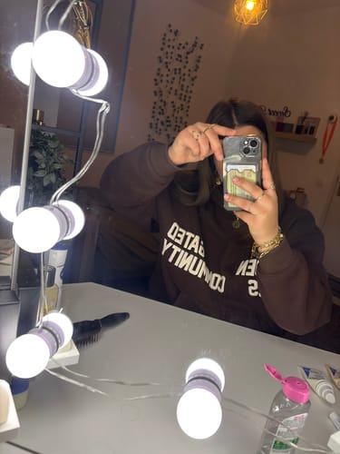 Customer photo review of GATED COMMUNITY HOODIE DARK BROWN