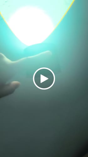 Customer video review of Aplique Pared Negro Inalámbrico Recargable 3 Tonos de luz y Control Remoto