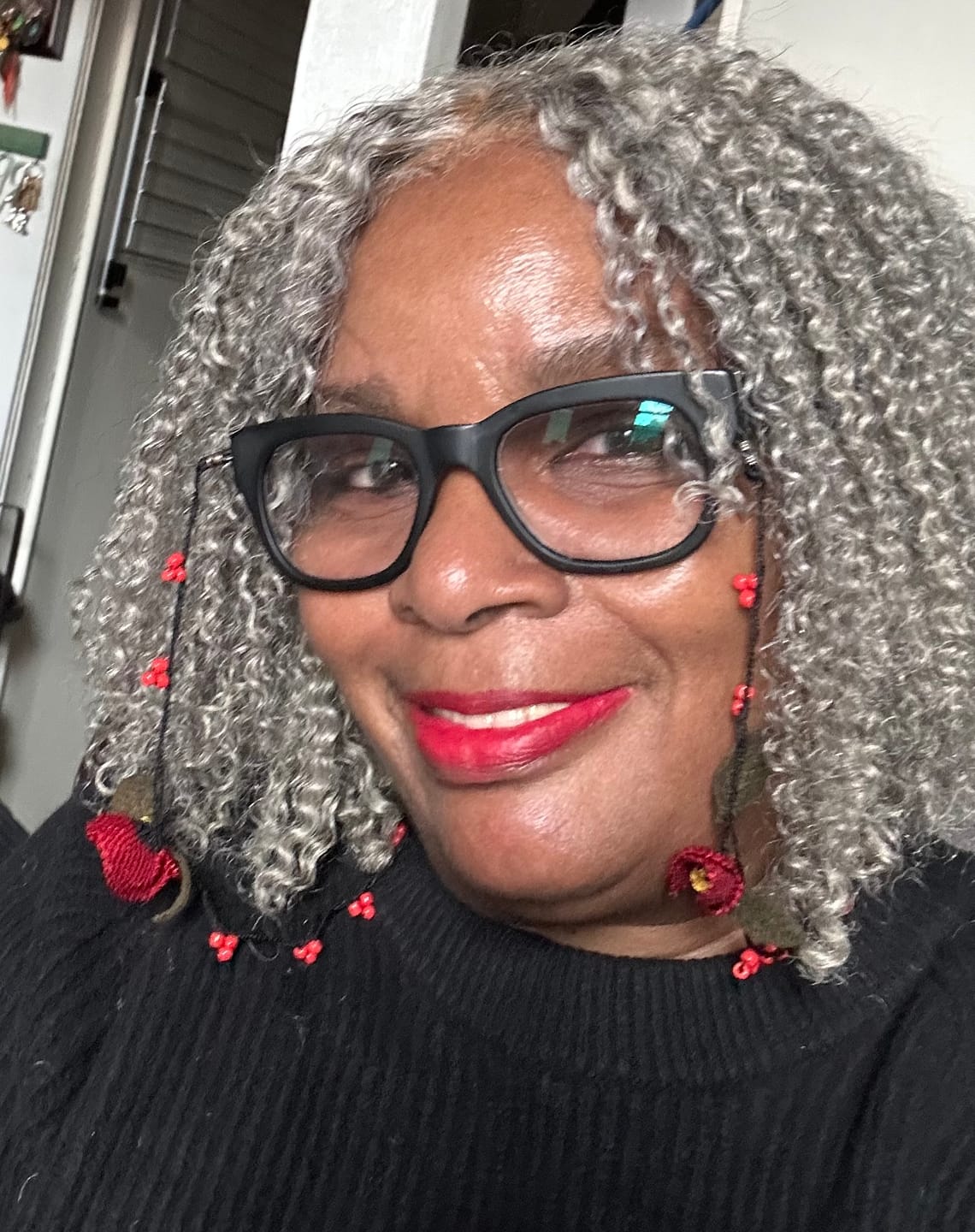 Customer photo review of Luvwin 5x5 Closure Salt & Pepper Burmese Curly Glueless Wig 100% Human Hair