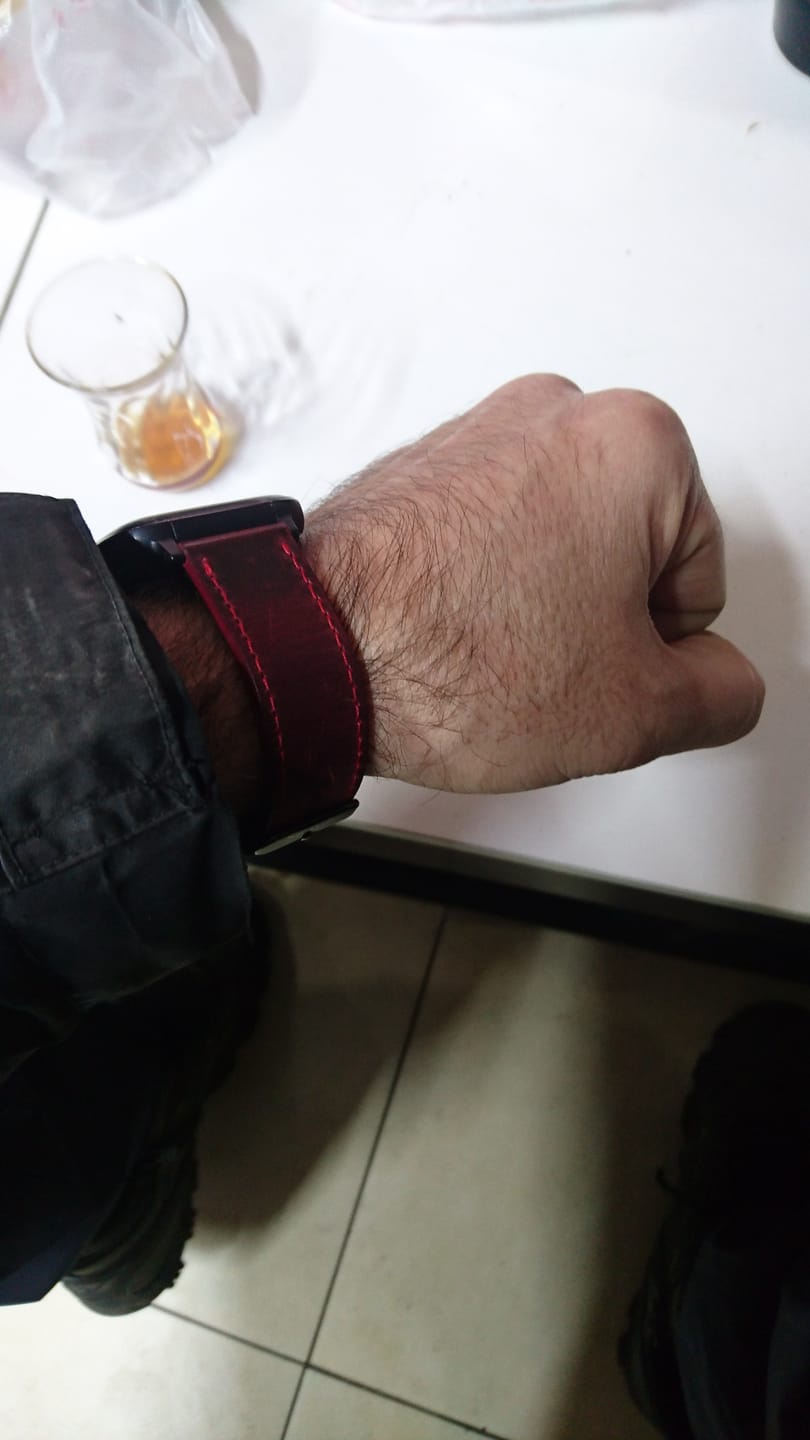 Customer photo review of Klasik Saat Deri Kordon Saat Kayışı Kırmızı - Crazy