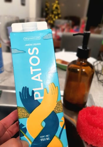 Customer photo review of Jabon líquido para PLATOS en cartón