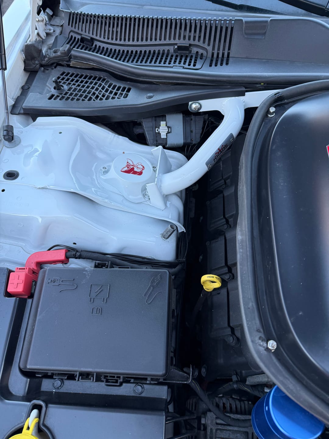 Customer photo review of ABD Strut Tower Covers 2005-2023 Challenger/Charger