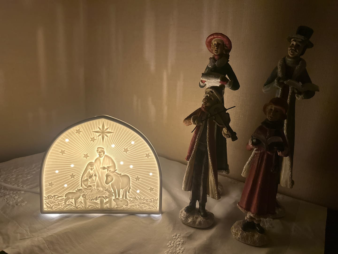 Customer photo review of Belleek Living Nativity Luminaire
