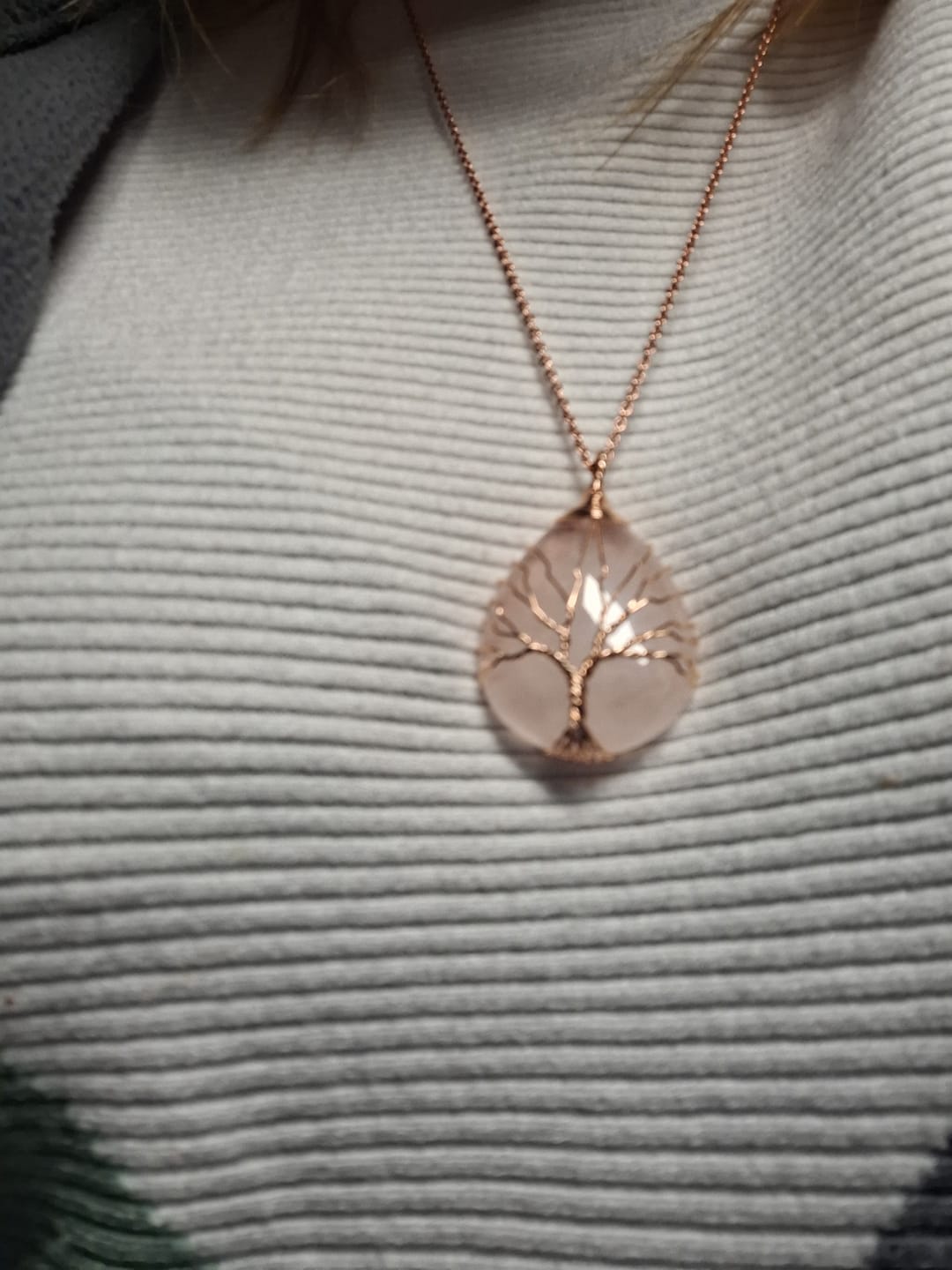 Customer photo review of Lebensbaum Halskette - Rosenquarz