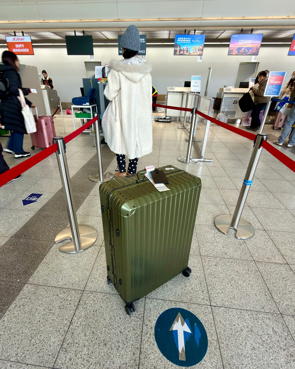 Customer photo review of TREVA Aluminum Suitcase Army Green