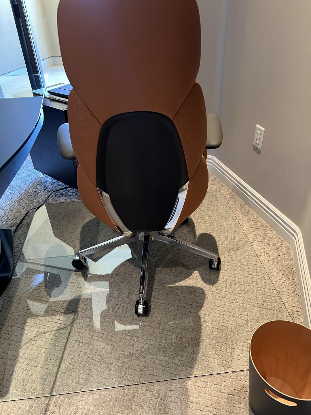 Customer photo review of Nyla Executive Leather Office Chair