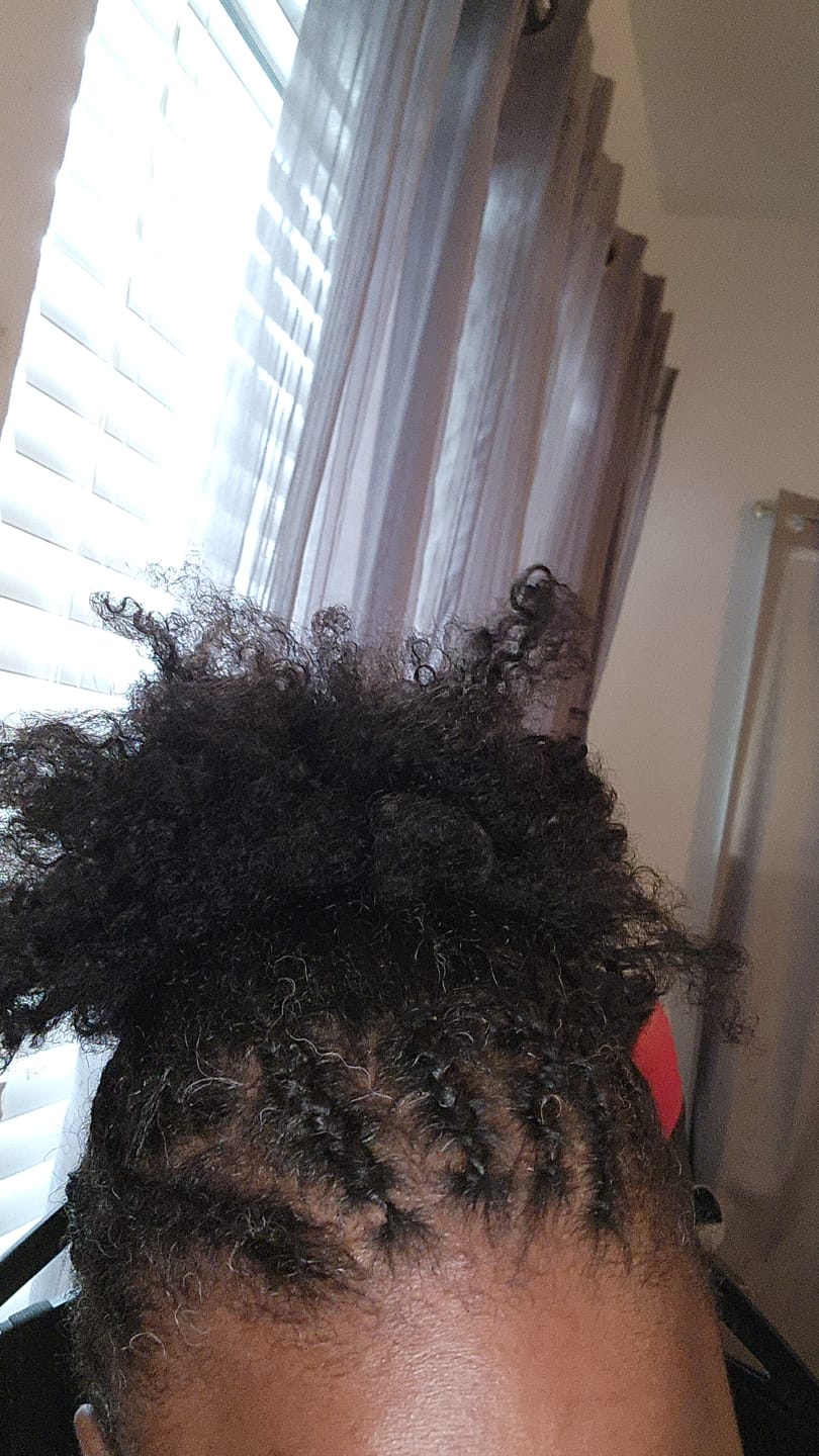 Customer photo review of Multi-Textured KinKy Curly Micro Loop Hair Extension