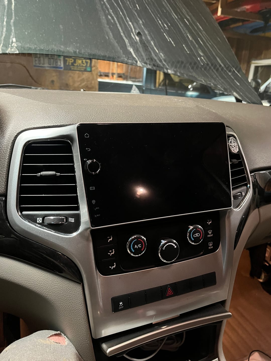 Customer photo review of Jeep Grand Cherokee 2011-2013 — Premium 9” Carplay & Android Auto Head Unit