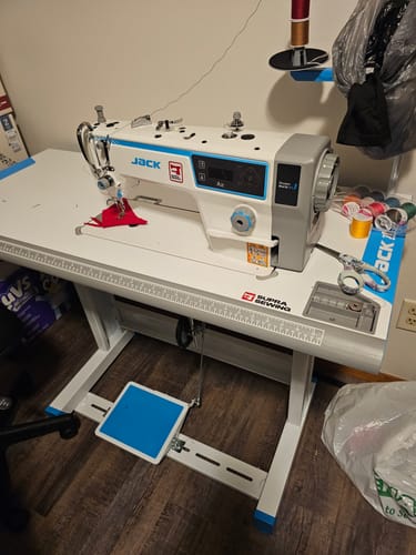 Customer photo review of JACK A2C-C High-Speed Single Needle Lockstitch Machine with Automatic Thread Trimmer Assembled with Table and Stand Included