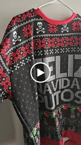 Customer video review of FELIZ NAVIDAD PUTOS Sweatshirt - Fleece-lined