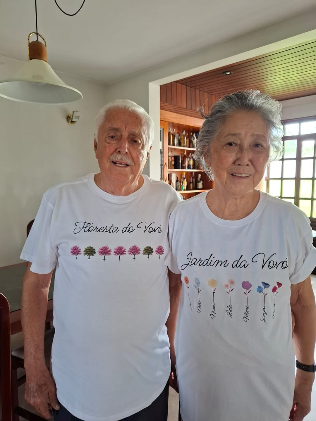 Customer photo review of Camiseta Personalizada FLORESTA DO VOVÔ - ATÉ 13 ÁRVORES - BRANCA - Algodão 100%