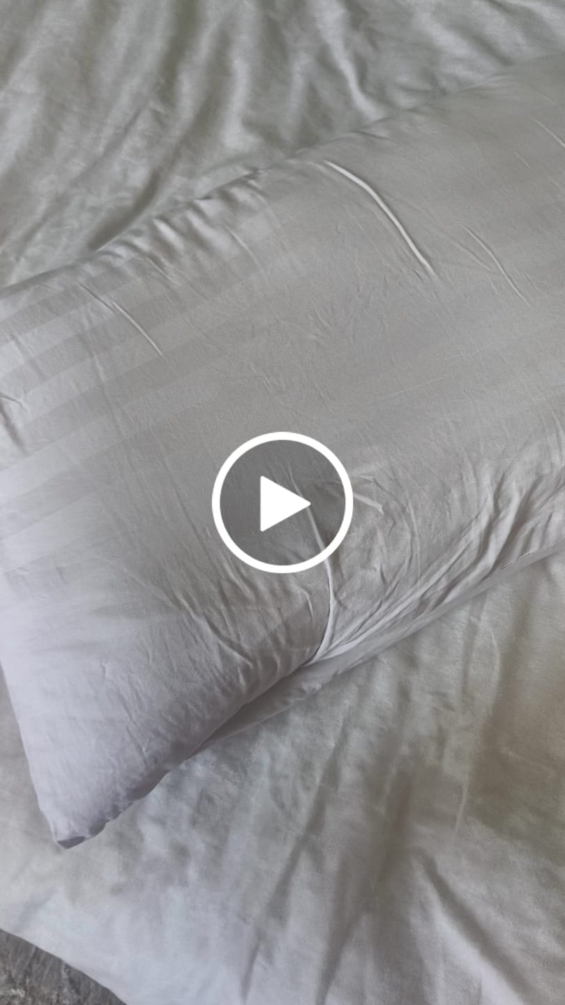 Customer video review of Luxurious Plain Hotel Pillow