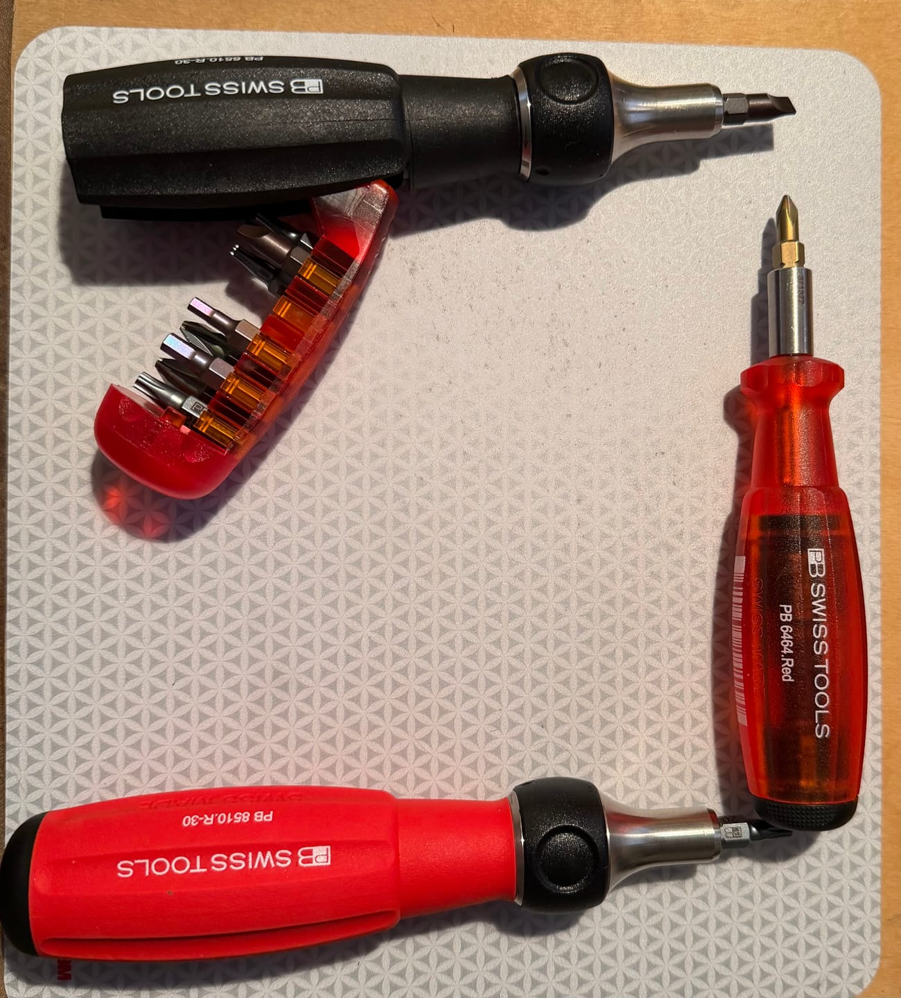 Customer photo review of PB Swiss PB 6464.Red Bit Holding Screwdriver with Magazine, Slotted, Phillips, TORX®, 9 Pcs