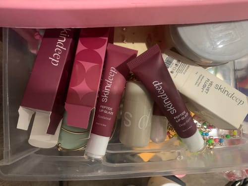 Customer photo review of » VELVET FLUSH - Lip+Cheek Blush (100% off)