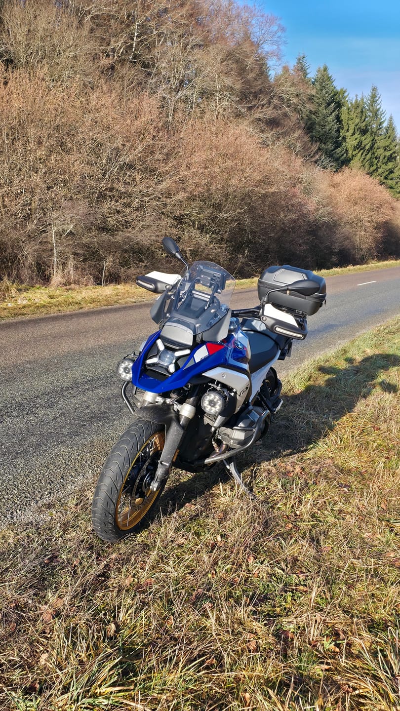 Customer photo review of Under Nose Mount for Motorcycle Lights