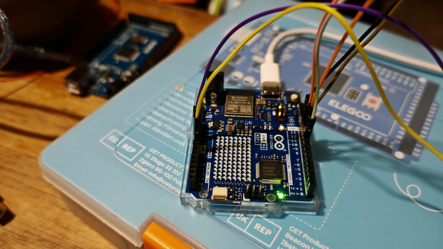 Customer photo review of Arduino® UNO R4 WiFi