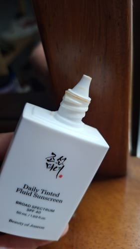 Customer photo review of Daily Tinted Fluid Sunscreen