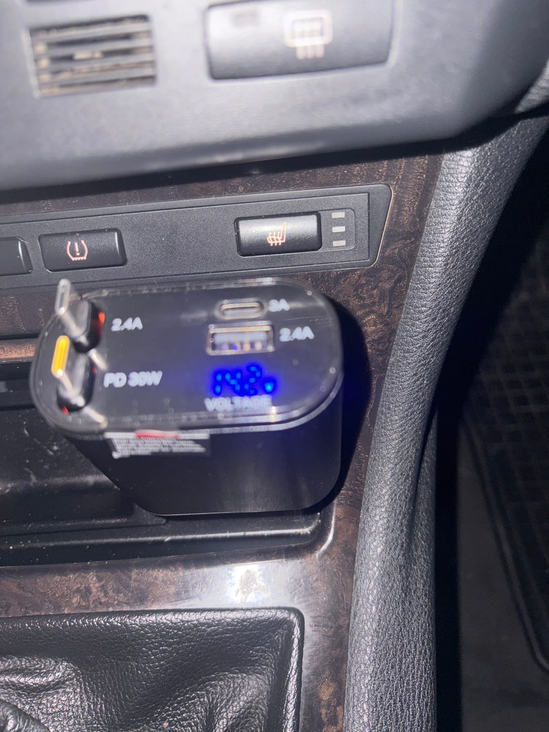 Customer photo review of Incarcator auto 66W Super Fast Charge 4 in 1, Timebox, Cablu Retractabil Type-C + USB-C, Mufa USB, USB-C, Afisaj LED, Universal, Compatibil iPhone, Samsung, Huawei