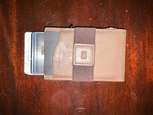 Customer photo review of Metal Card Holder Slim - ID Window