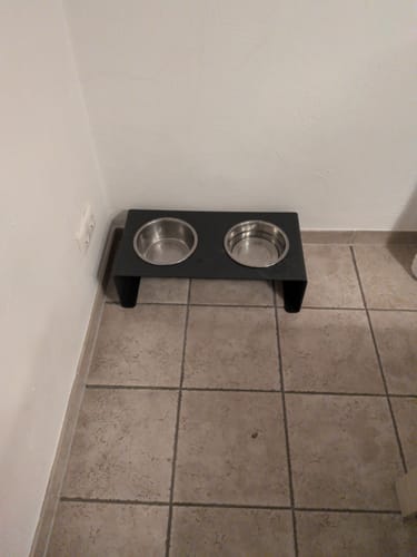 Customer photo review of Wilma - Futterstation aus Metall für Hunde und Katzen