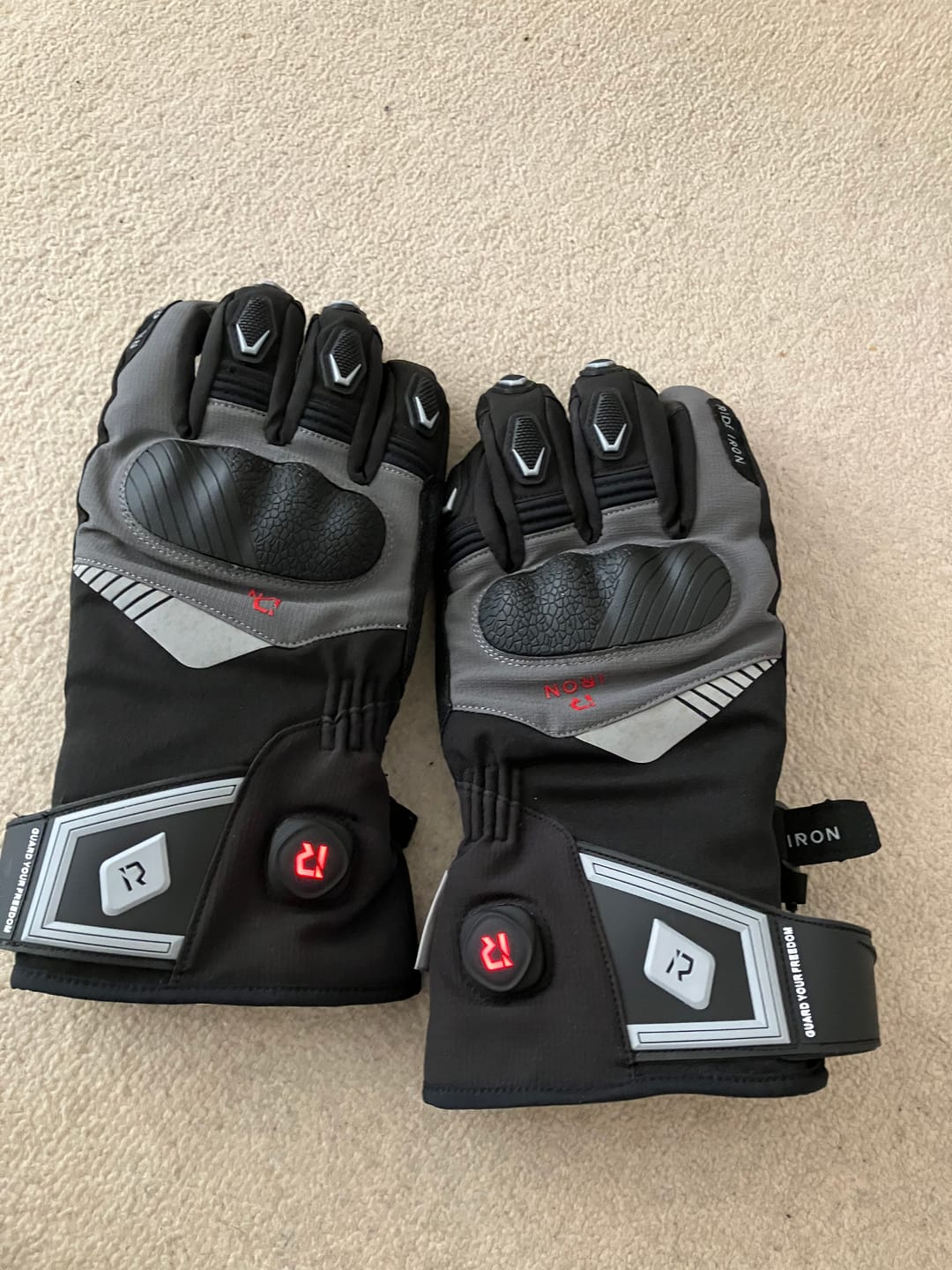 Customer photo review of RIDEIRON Winter Waterproof Rechargeable Smart Heated Motorcycle Gloves | MG7501H