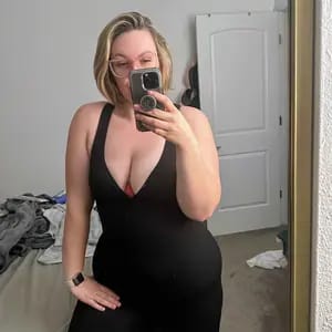 Customer photo review of Deep V Sculpting Bodysuit