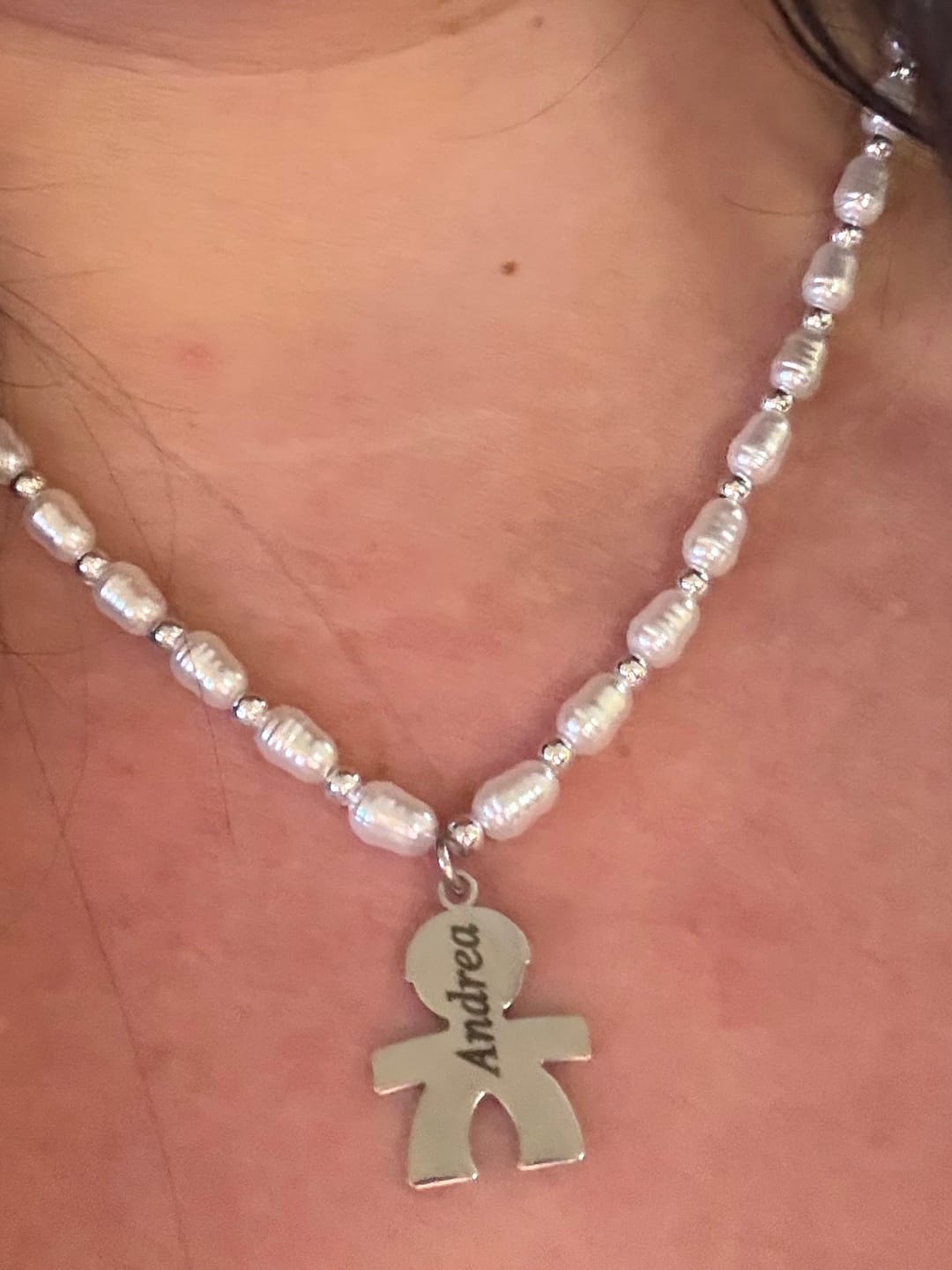 Customer photo review of Girocollo perline con bambini e incisione