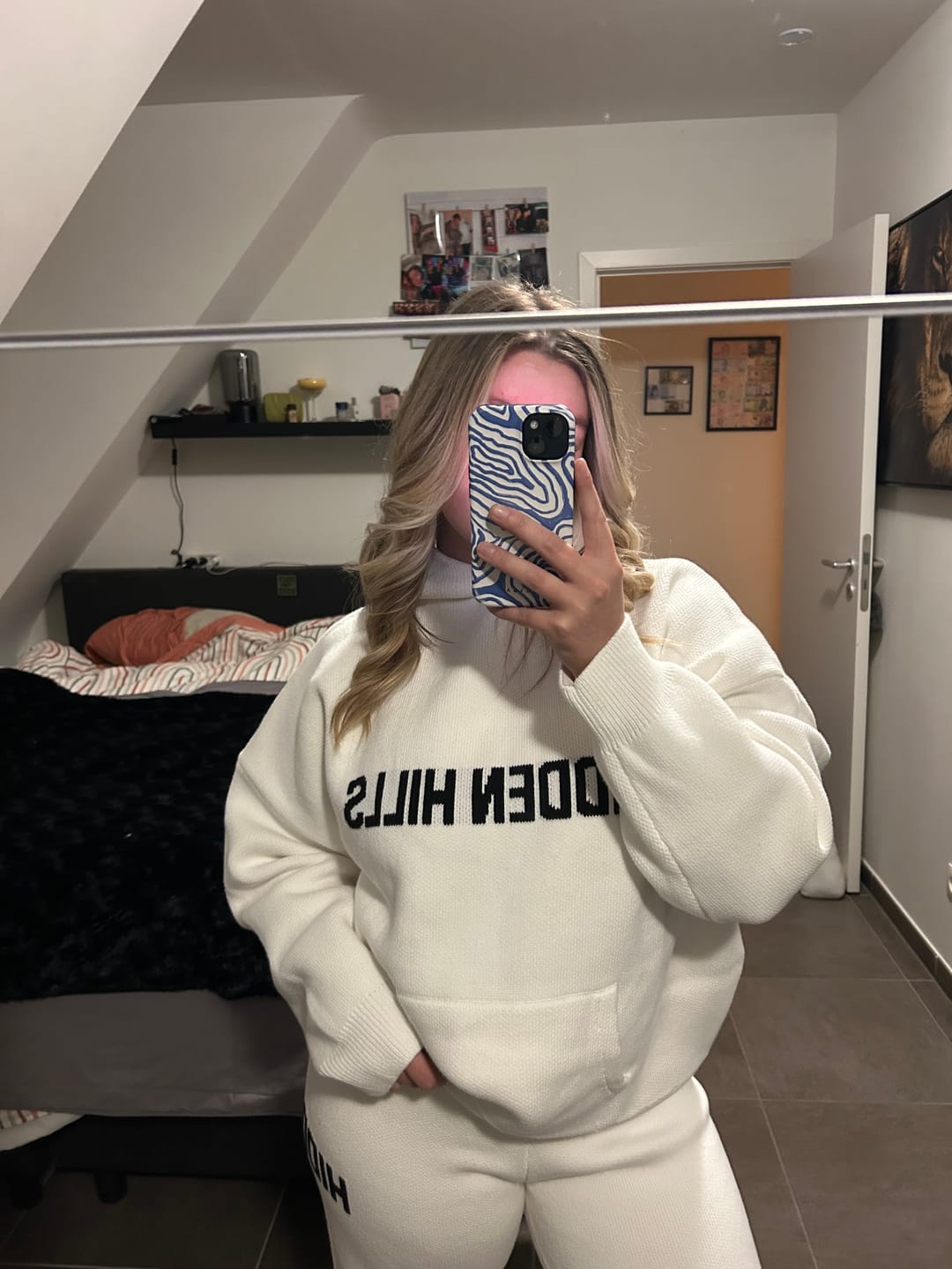 Customer photo review of KNIT HOODIE OFF WHITE