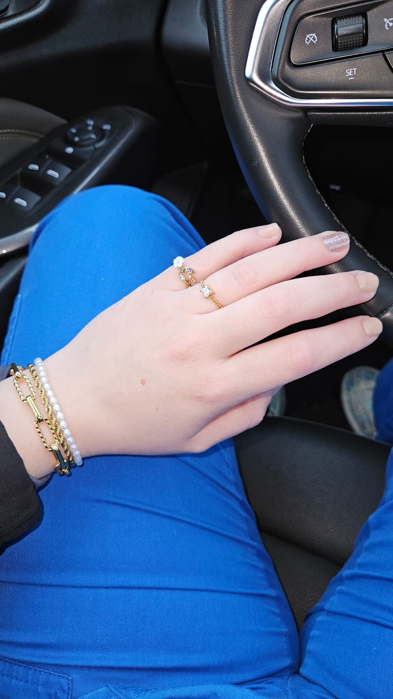 Customer photo review of Sofia Crystal Twisted Ring