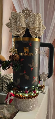 Customer photo review of Light Up Christmas Garland Tumbler Bracelet