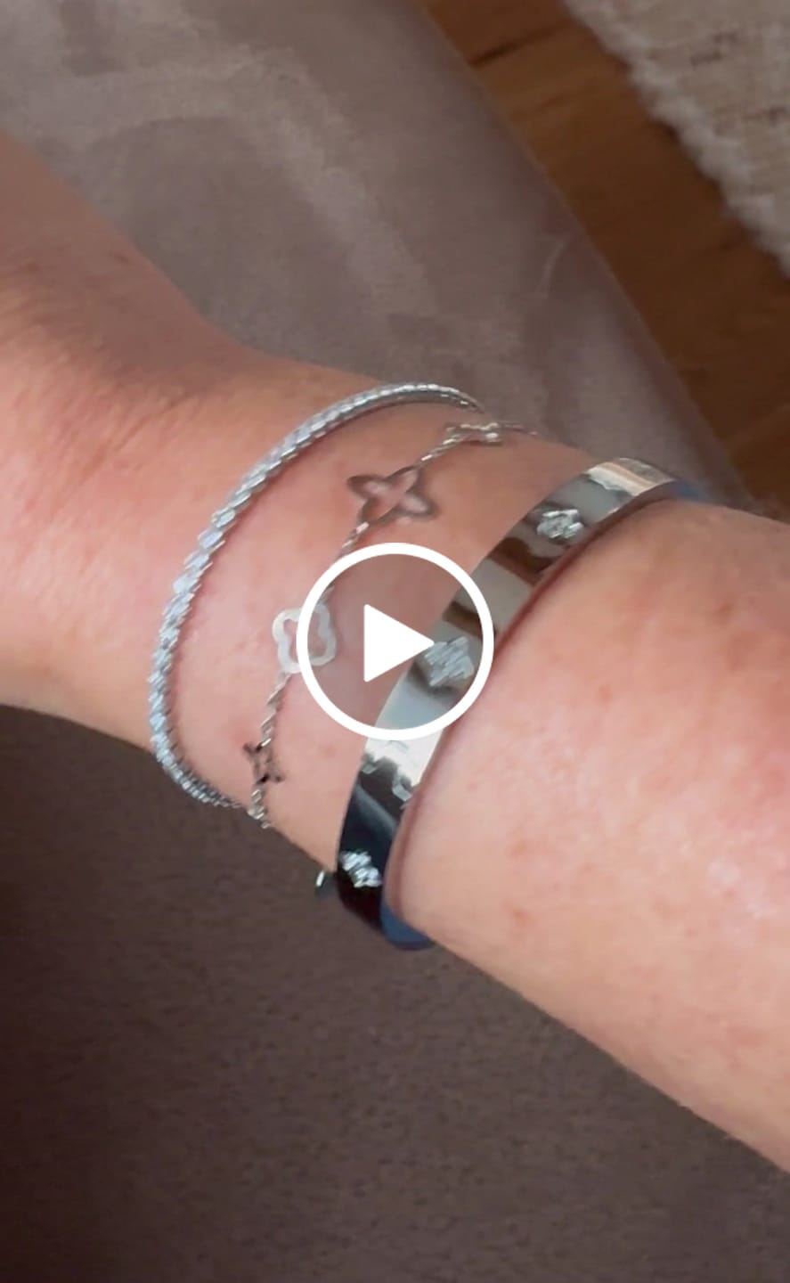 Customer video review of Tennis Armband | 18K vergoldet