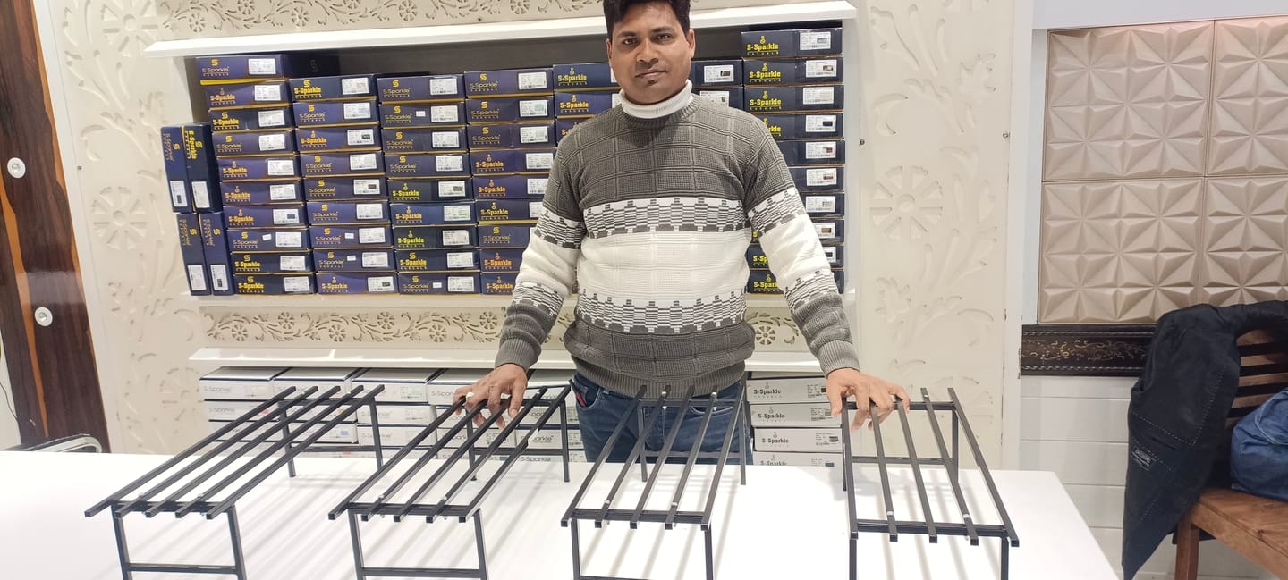 Customer photo review of TryGreen Hexa Metal Pot Stands for Planters