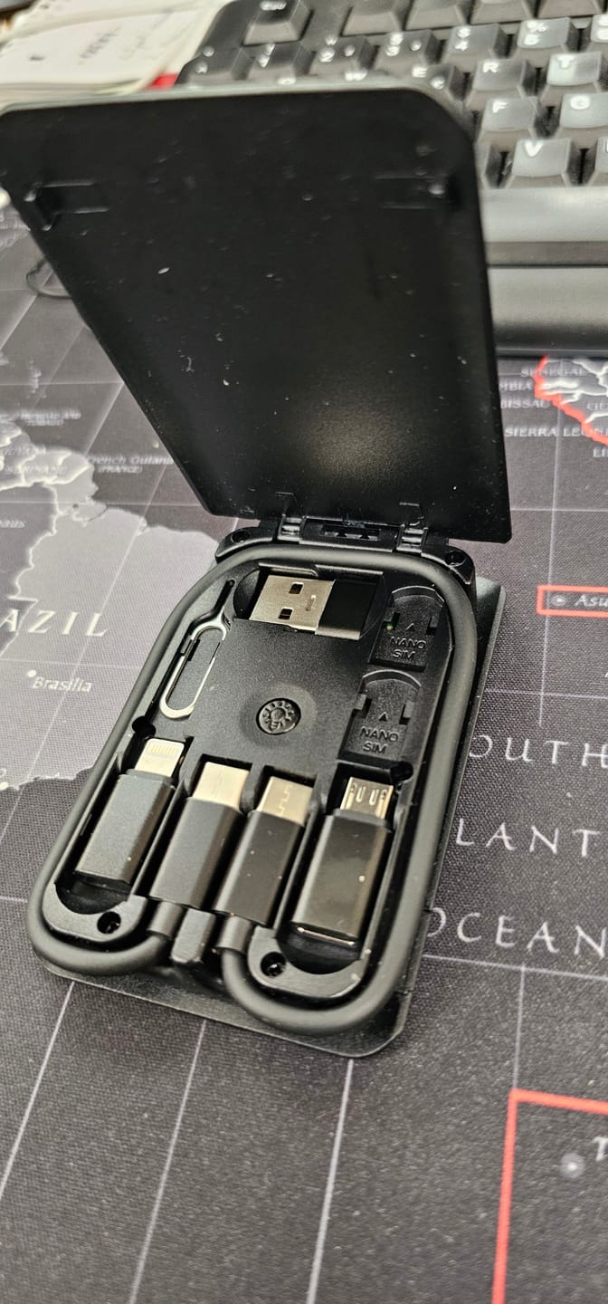 Customer photo review of Incarcator Wireless 15W Fast Charge, cutie multifunctionala cabluri Type-C, USB, Micro-USB, Lightning Apple, lanterna, Negru