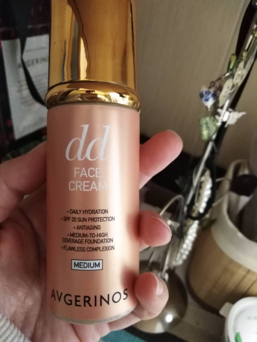 Customer photo review of DD Κρέμα Προσώπου με Χρώμα 20 Spf 50ml