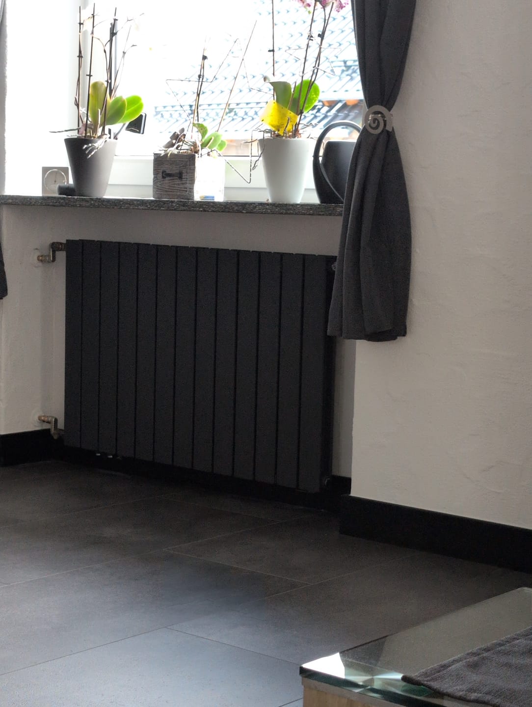 Customer photo review of SONNI Flach Heizkörper Paneelheizkörper Wandheizung Mittelanschluss 630*847mm Anthrazit ohne/mit Mutiblock