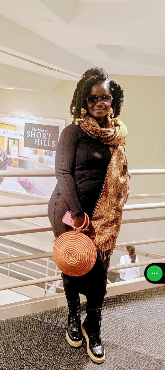 Customer photo review of Agaseke Luxe Woven Clamshell Bag