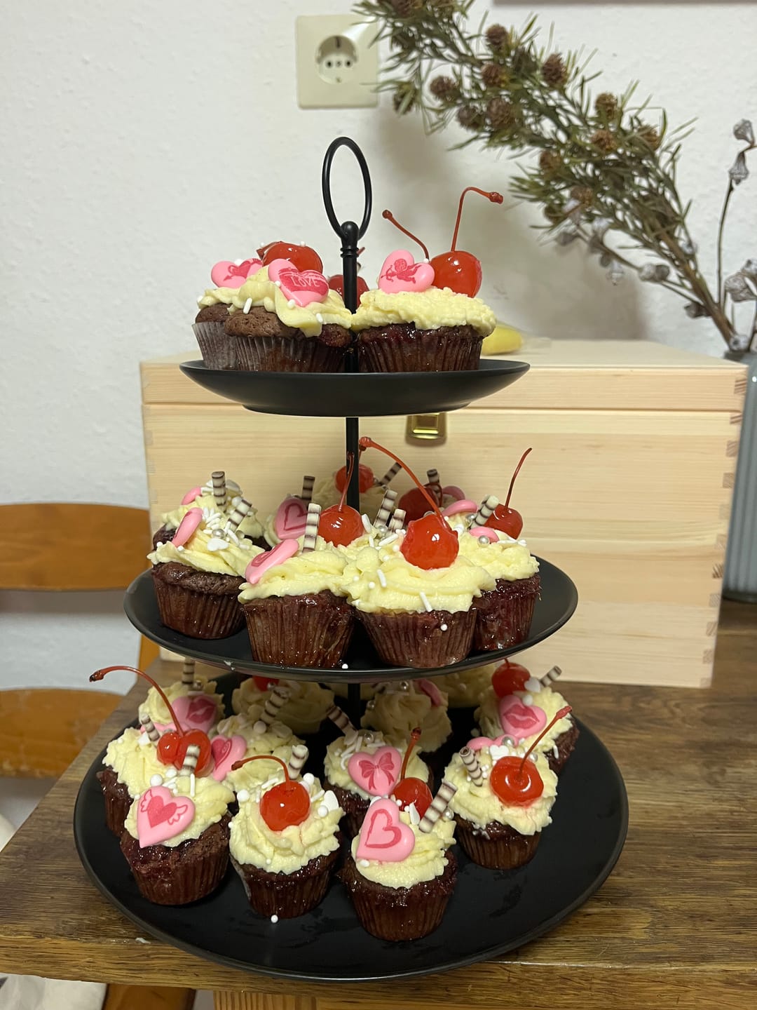 Customer photo review of Cookinglife Etagère zwart ø 16, 21 & 26 cm - 3-laags - 32 cm hoog