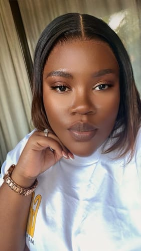 Customer photo review of 13X4 Full Frontal Vietnamese SDD Bone Straight Ombre Chocolate Brown Wigs
