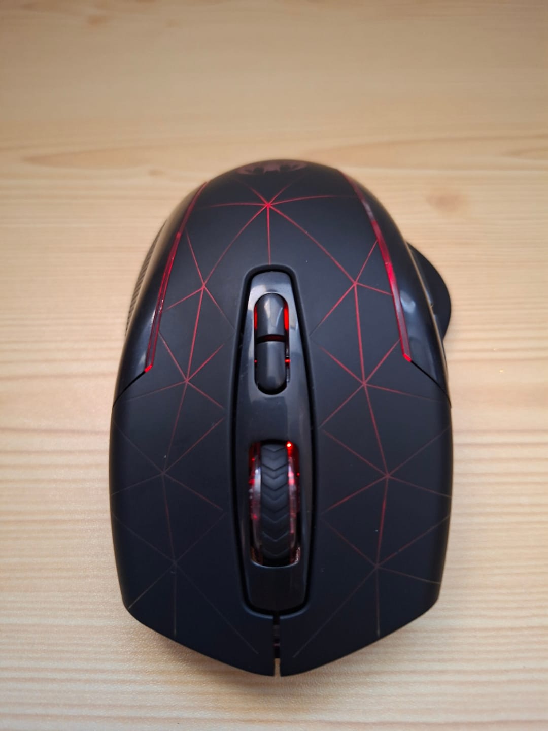Customer photo review of Mouse gaming Jiggler Timebox, cu fir, RGB, 3 trepte DPI, USB, 2,4 GHz, RGB Led, 4 Butoane, Negru