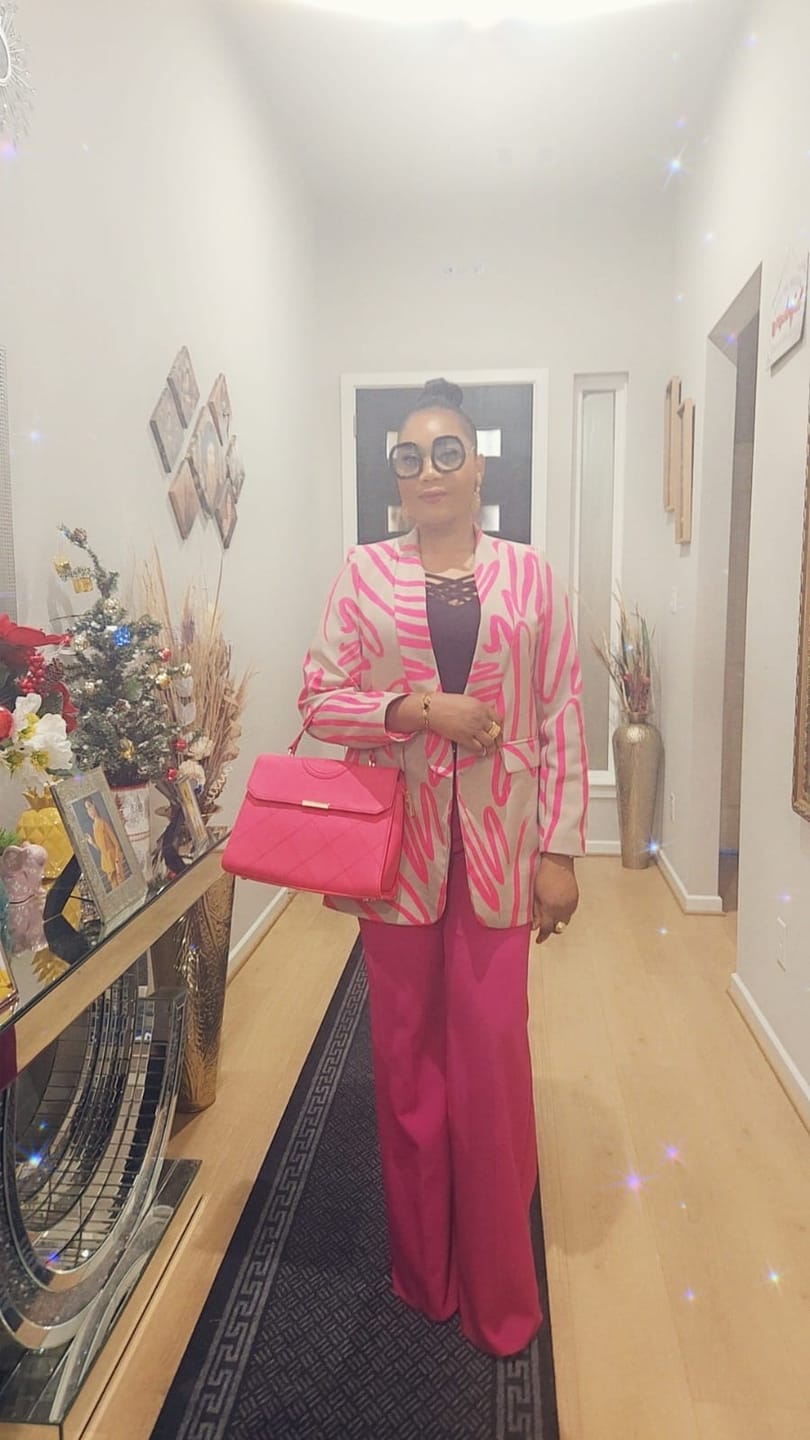 Customer photo review of VIVID STROKES PINK ABSTRACT BLAZER