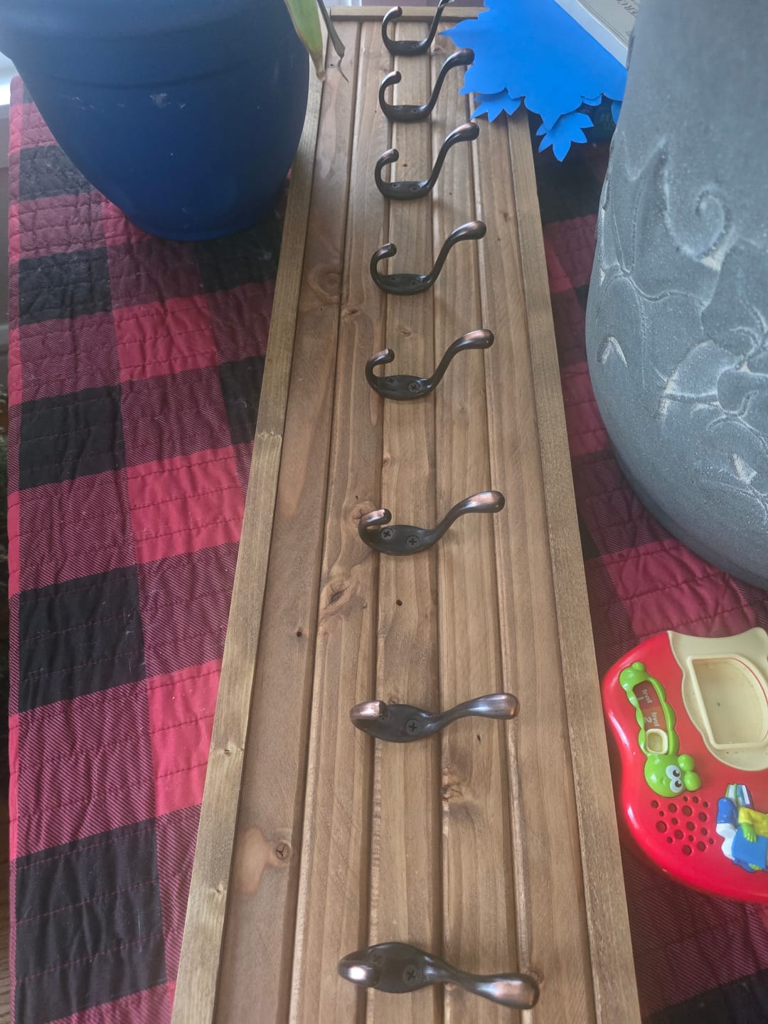 Customer photo review of Rustic Farmhouse Style Wooden Coat Rack - Light Pine