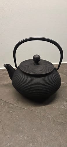 Customer photo review of Théière Japonaise Fonte Iwachu Senbiki Noire 650 ml