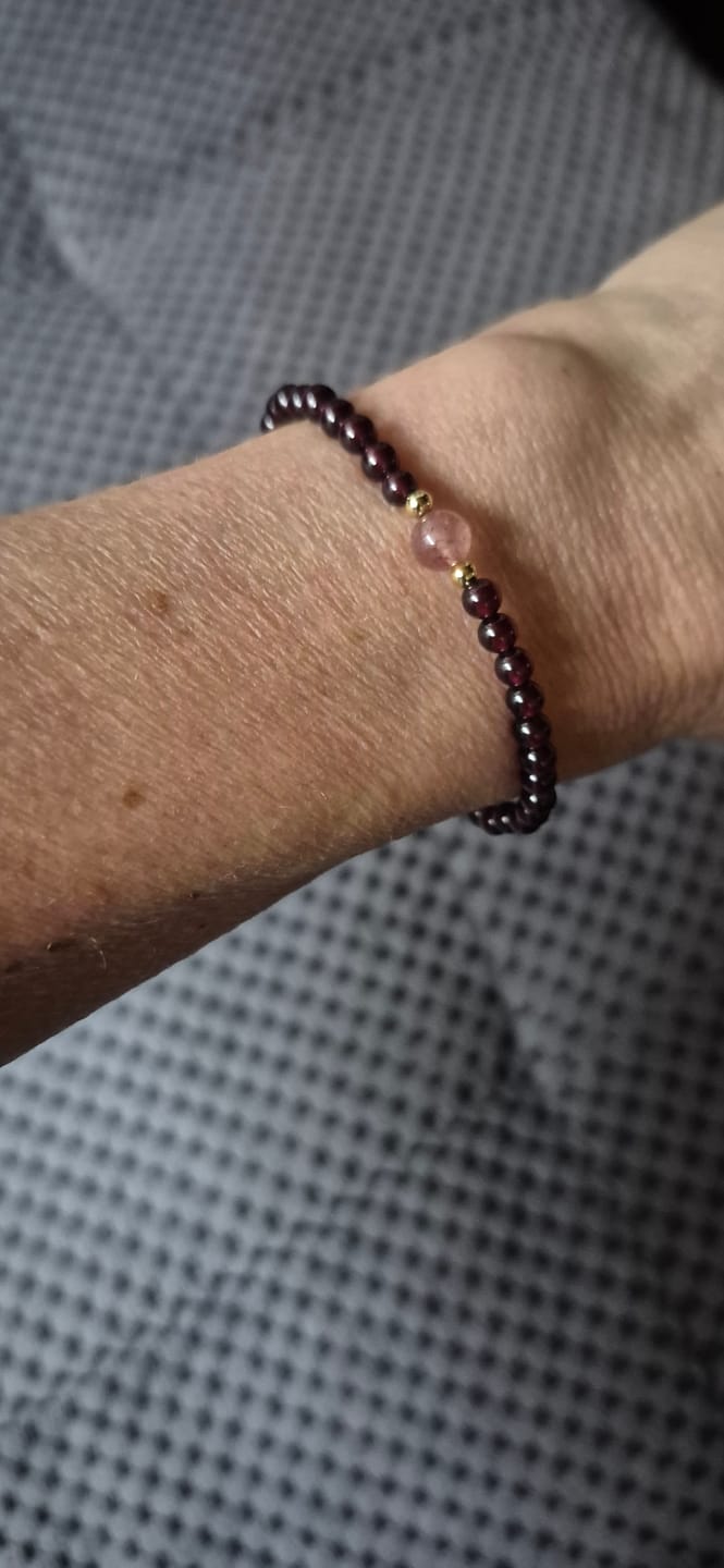 Customer photo review of Rubin Armband - Perlen geschliffen