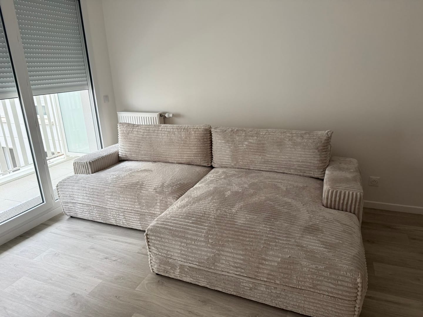 Customer photo review of Canapé d'angle convertible velours côtelé Montmartre