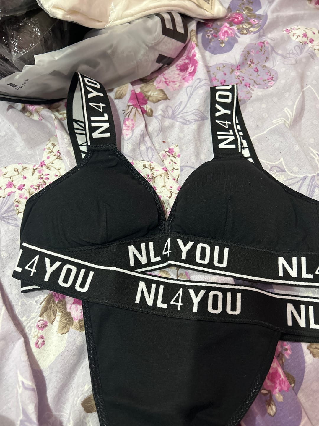 Customer photo review of All Black - Памучен бралет