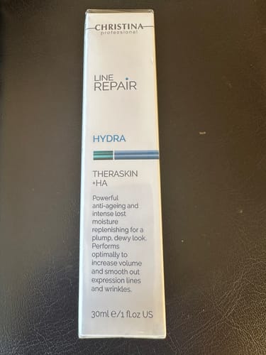 レビュアーが撮影したテラスキンのパッケージ箱。