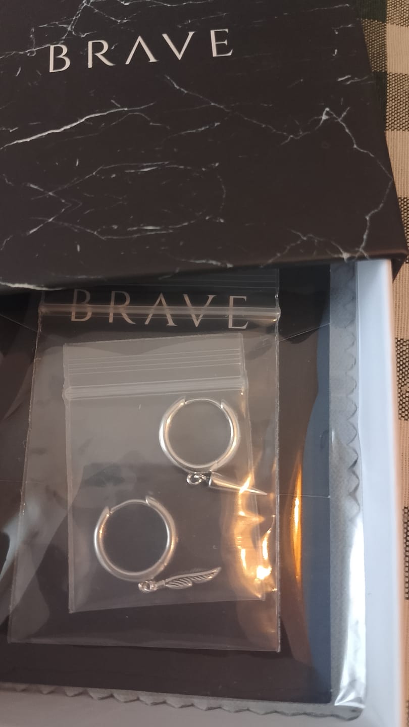 Customer photo review of Pendientes Hombre BRAVE Erratic