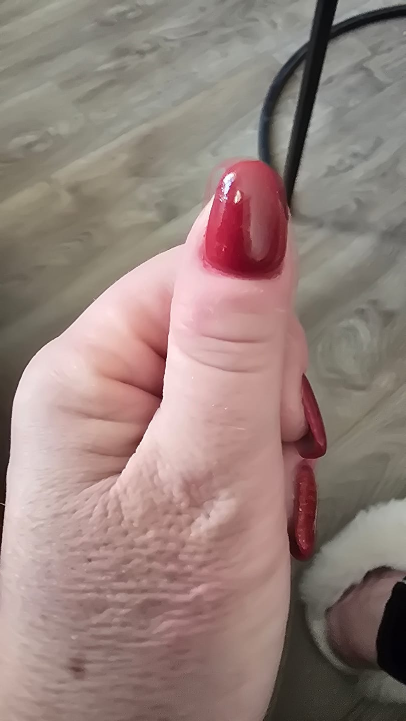 Customer photo review of Ruby Dim Dipping Powder